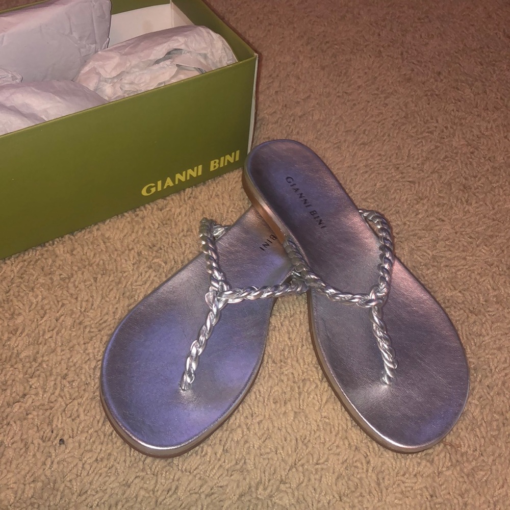 NEW Gianni Bini silver sandals